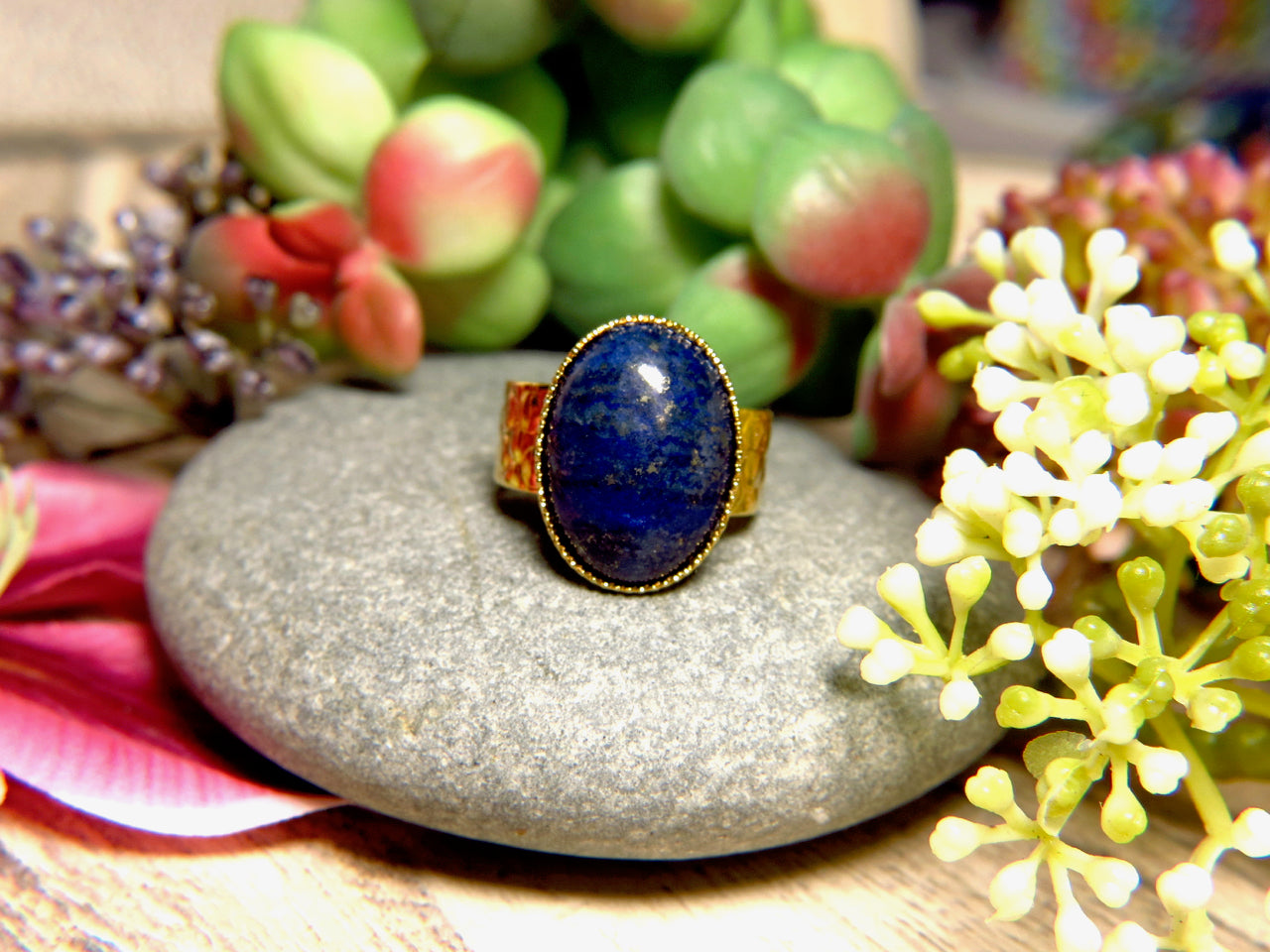 Bague "LILOU" dorée or fin en pierre de Lapis Lazuli