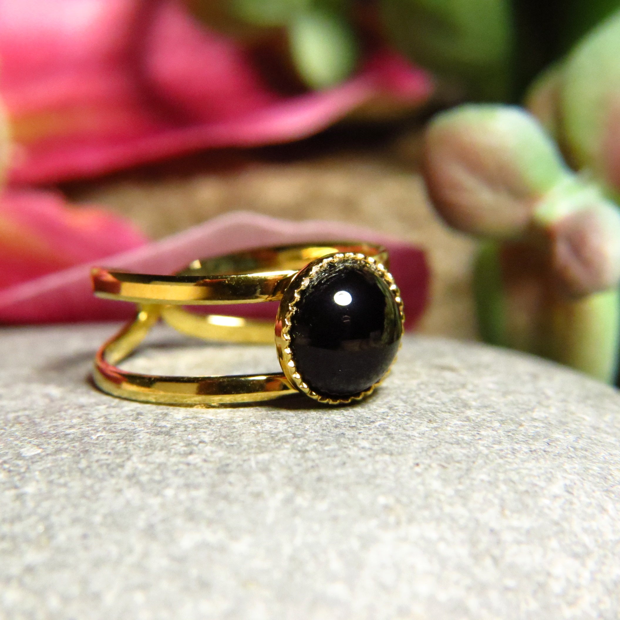 Bague "ELISABETH" dorée or fin en pierre d' Onyx
