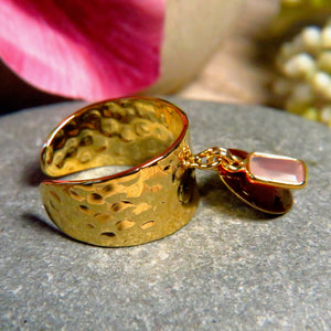 Bague "CELINE" dorée or fin en pierre de quartz rose et sequin émaillé