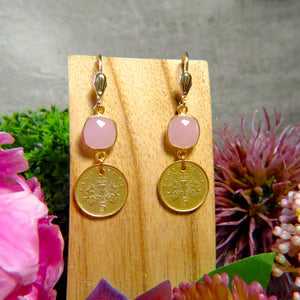 Boucles d’oreilles dorées or fin en Calcédoine rose