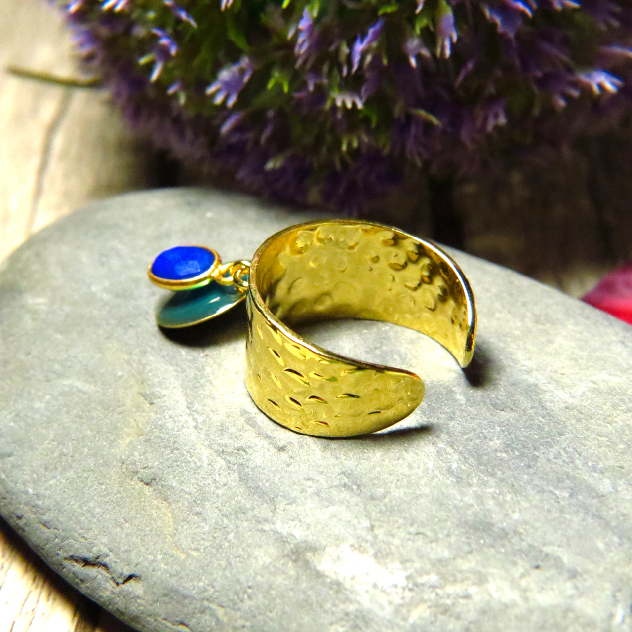 Bague "LEA" dorée or fin avec pierre de Lapis lazuli et sequin émaillé