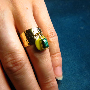 Bague "MARGAUX" dorée or fin en pierre de malachite et sequin émaillé