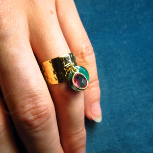 Bague "OPHELIE" dorée or fin en pierre de tourmaline rose et sequin émaillé