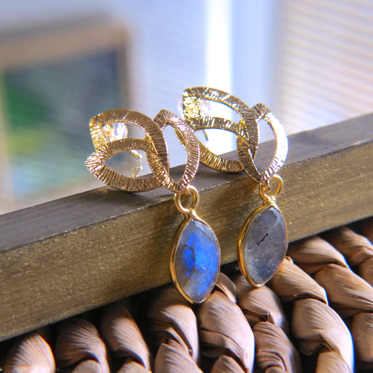 Boucles d’oreilles "JASMINE" dorées or fin Labradorite