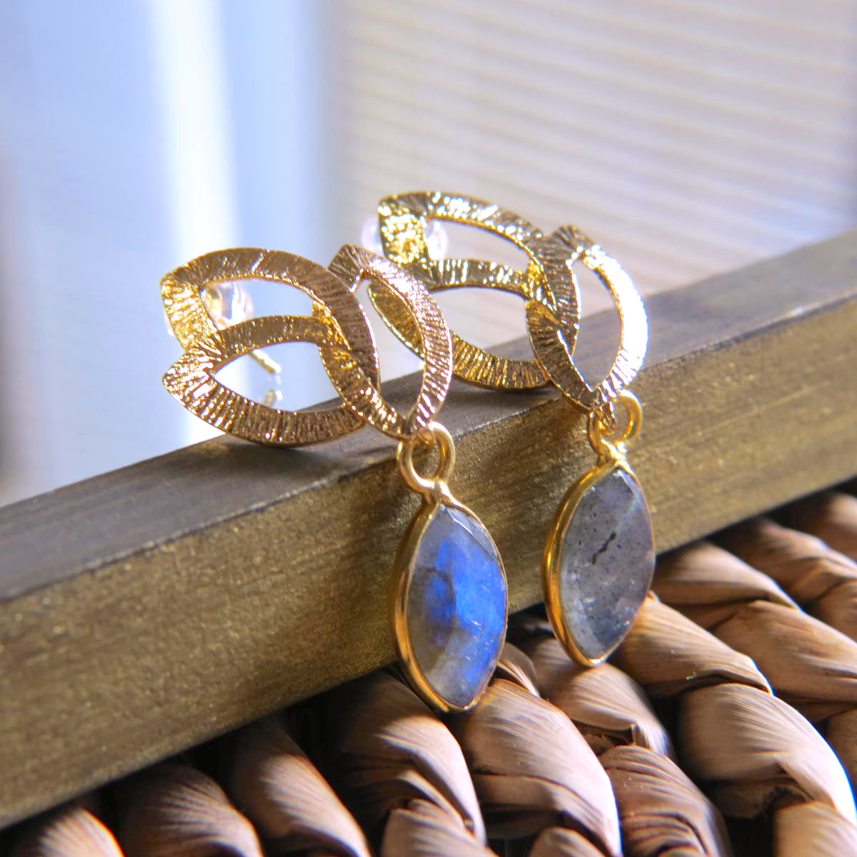 Boucles d’oreilles "JASMINE" dorées or fin Labradorite