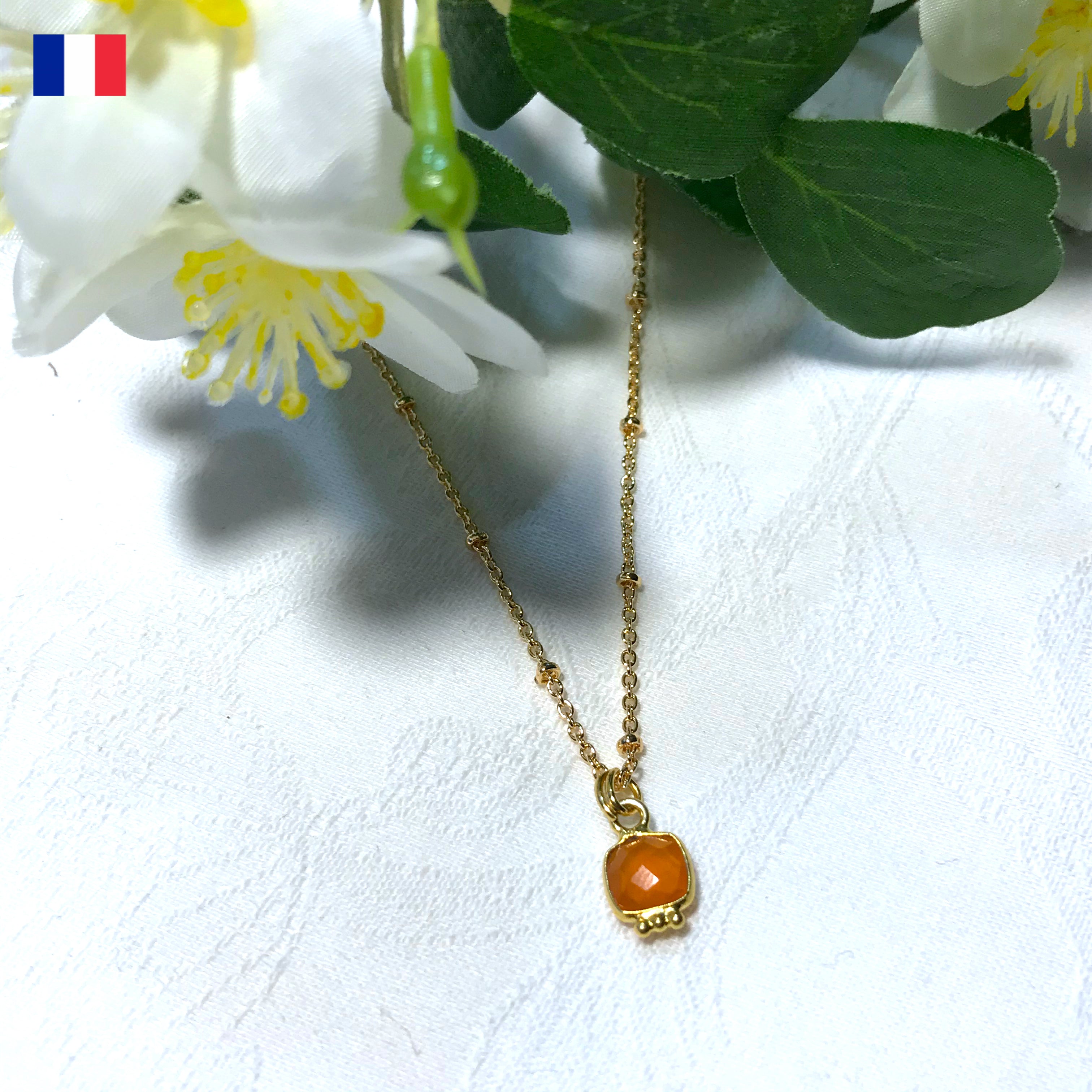 Pendentif "GIOVANNA" doré or fin pierre Calcédoine orange