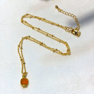 Pendentif "GIOVANNA" doré or fin pierre Calcédoine orange