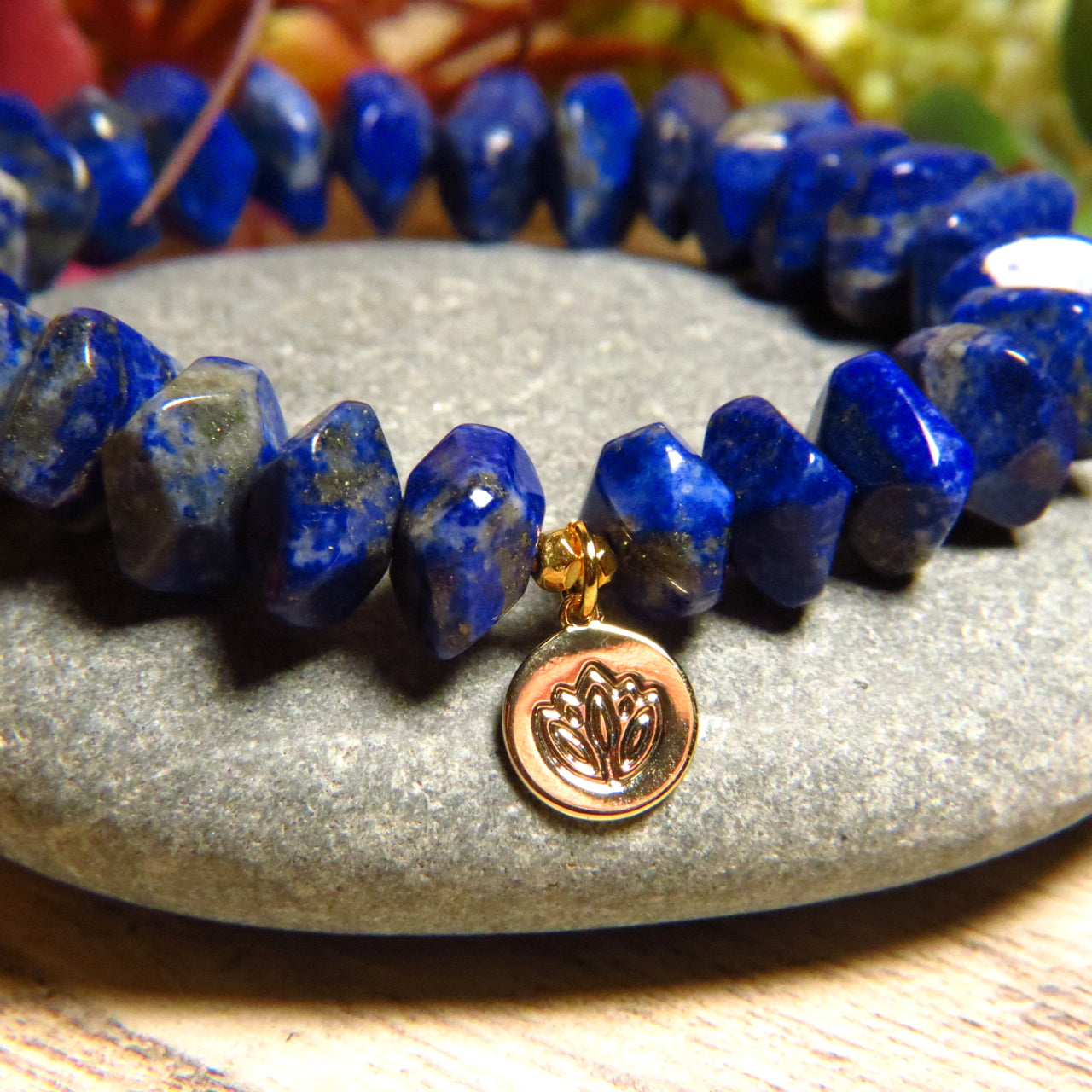 Bracelet "MAJORQUE" doré or fin et pierres naturelles de Lapis Lazuli