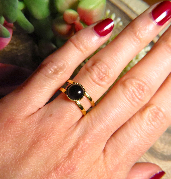 Bague "ELISABETH" dorée or fin en pierre d' Onyx