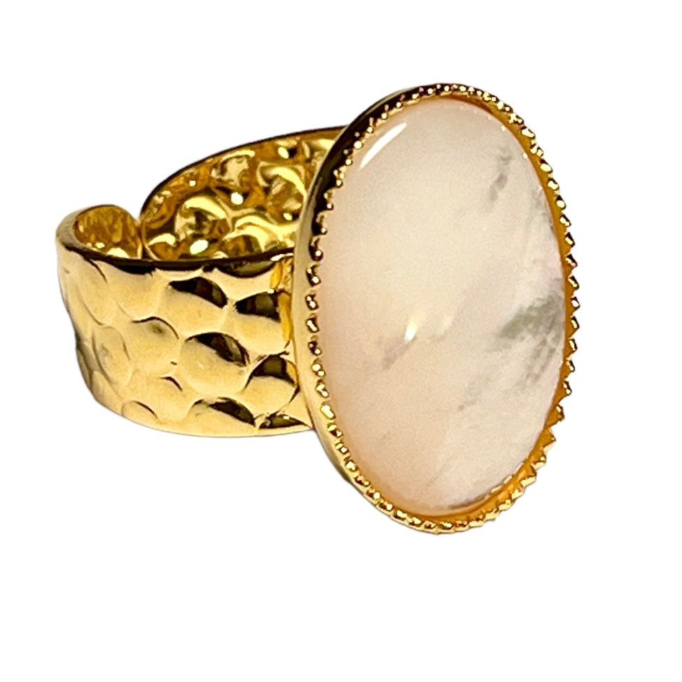 Bague "CHRISTELLE" dorée or fin avec cabochon de nacre