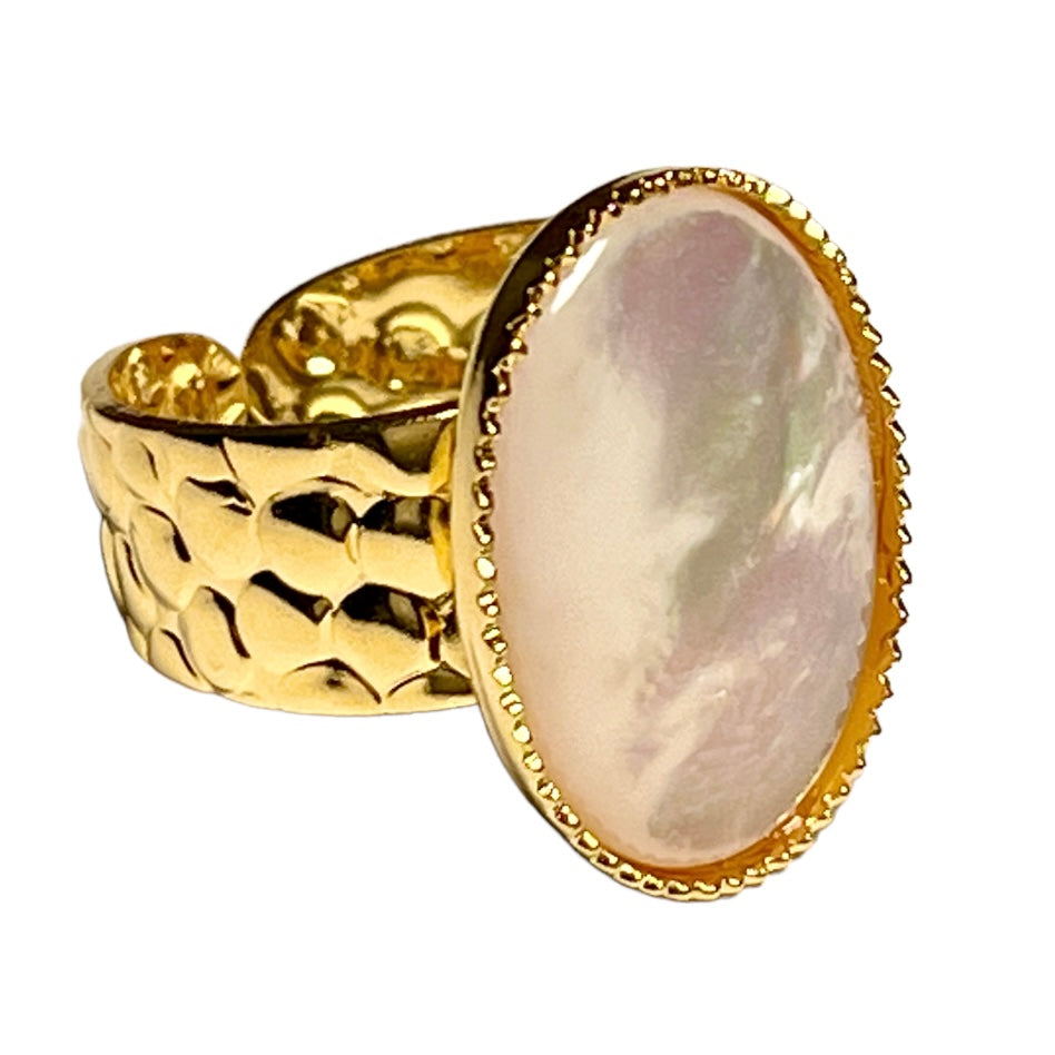 Bague "CHRISTELLE" dorée or fin avec cabochon de nacre