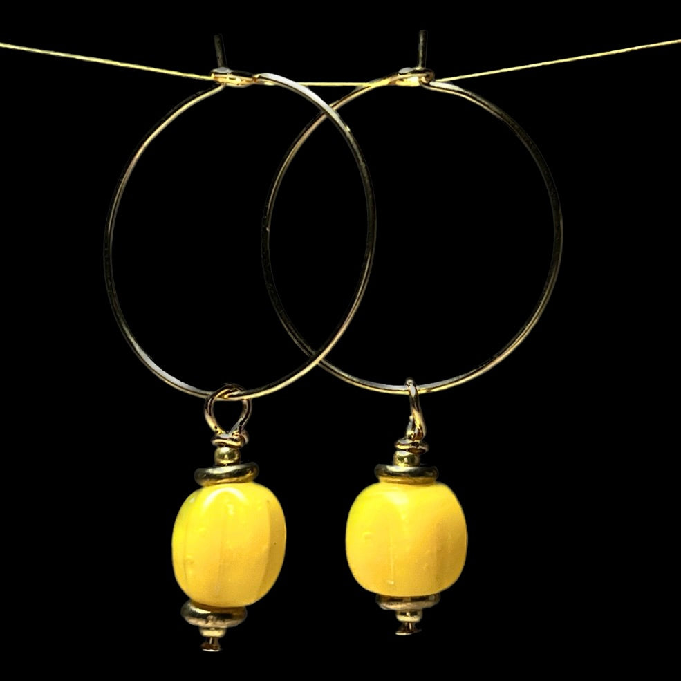 Boucles d'oreilles "AMALINA" perles africaines jaunes dorées or fin