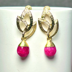 Boucles d’oreilles "PENELOPE" dorées or fin de Rubis brut