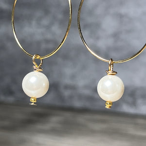 Boucles d'oreilles "ELARA" perle de nacre blanche dorées or fin