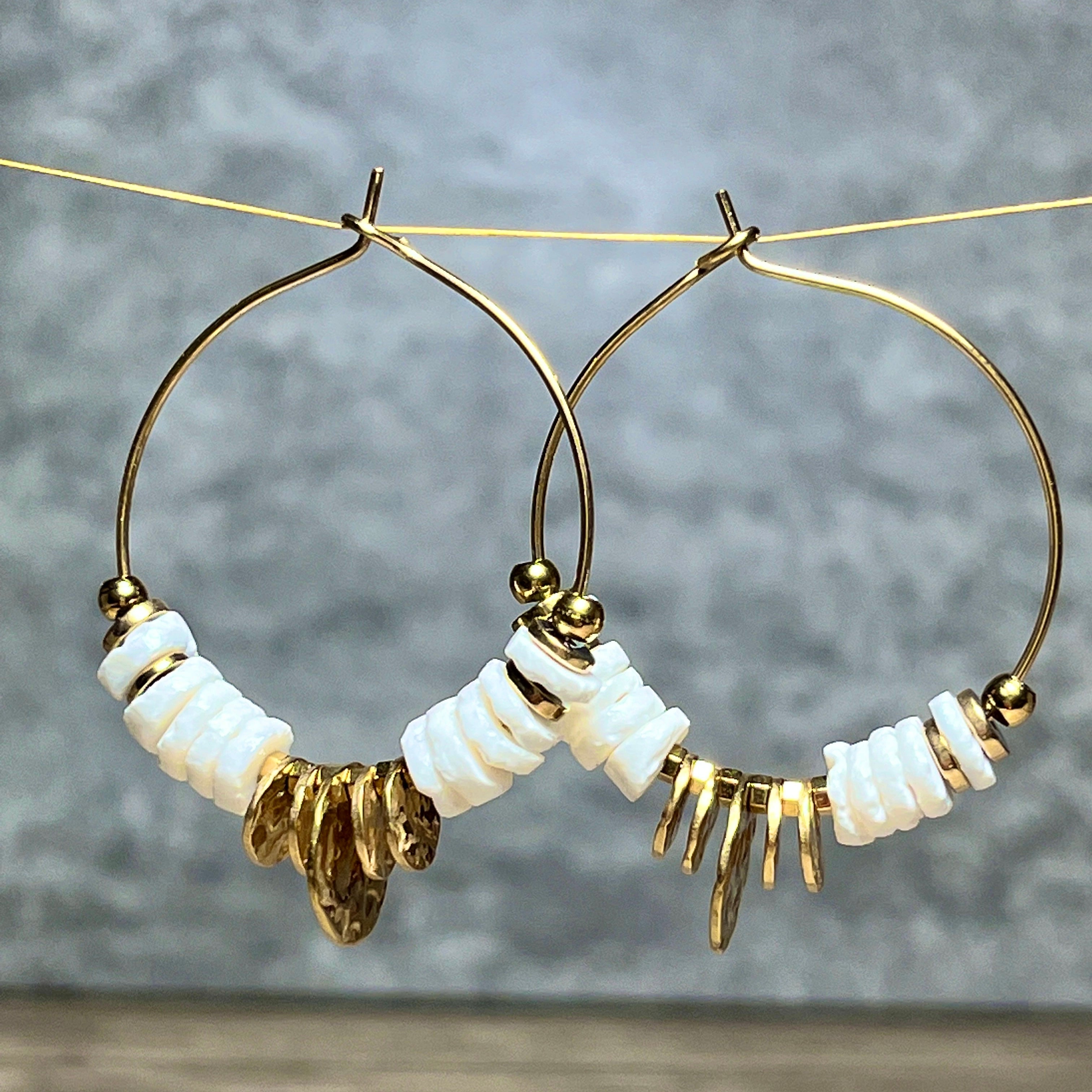 Boucles d'oreilles "VICTOIRE" créoles coquillage